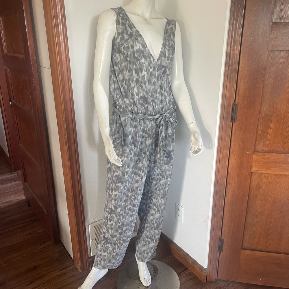 Cloth & Stone Abstract Gray Jumpsuit